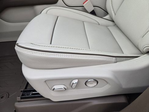 New 2026 GMC Yukon XL Denali w/ Sun & Power Step Package image 17