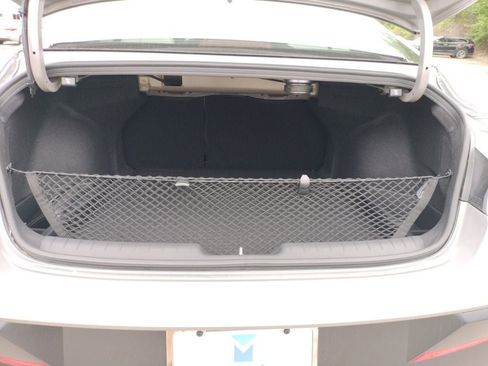 Used 2025 Hyundai Elantra Limited FWD image 38