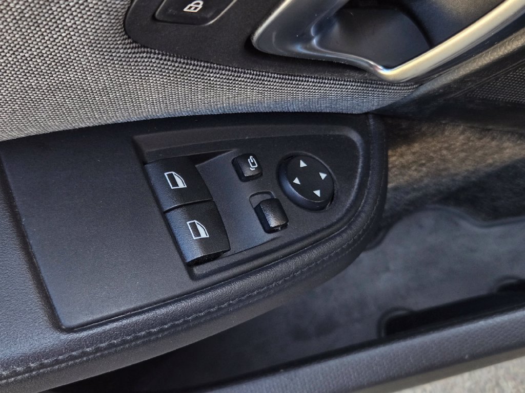 Used 2017 BMW i3 w/ Range Extender RWD image 12