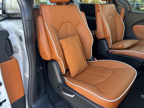 New 2026 Chrysler Pacifica Pinnacle w/ Trailer Tow Group image 48