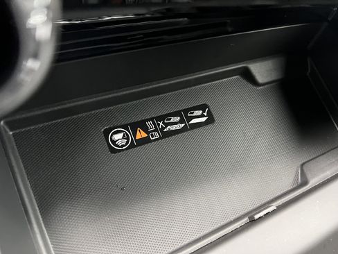 New 2026 Chevrolet Suburban LT image 28