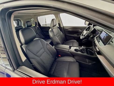 Used 2025 Nissan Rogue Platinum w/ Platinum Premium Package FWD image 24