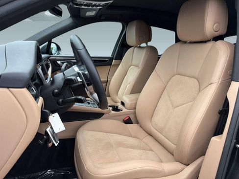 Used 2019 Porsche Macan AWD/4WD image 5