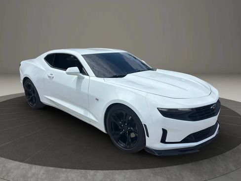 Used 2019 Chevrolet Camaro LT RWD image 7