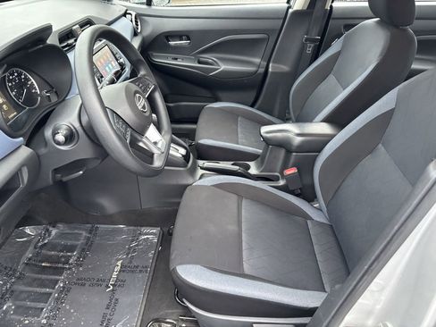 Used 2023 Nissan Versa SV image 13