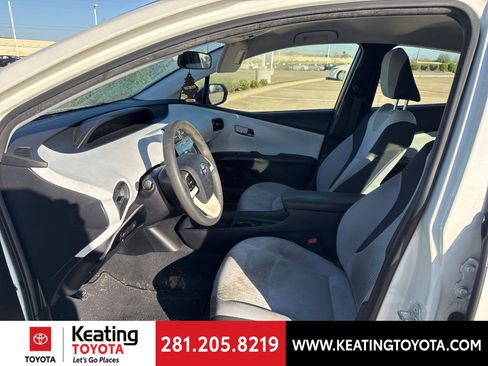 Used 2017 Toyota Prius Two image 15