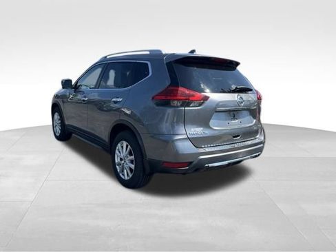 Used 2017 Nissan Rogue SV w/ SV Premium Package FWD image 5