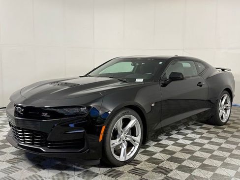 Used 2022 Chevrolet Camaro SS RWD image 2