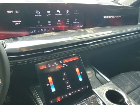 Certified 2026 Cadillac Escalade V w/ LPO, ONYX Package AWD/4WD image 29