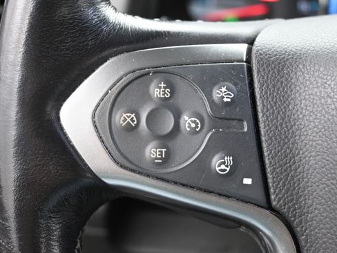 Used 2018 Chevrolet Suburban LT RWD image 14