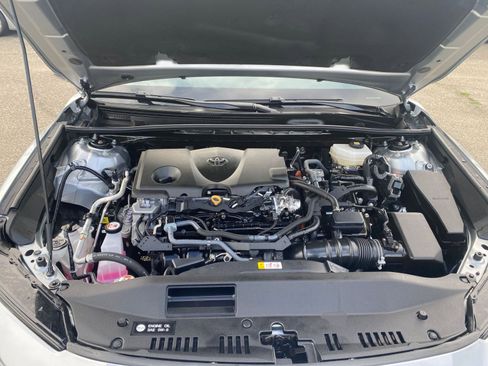 Used 2025 Toyota Camry LE image 32