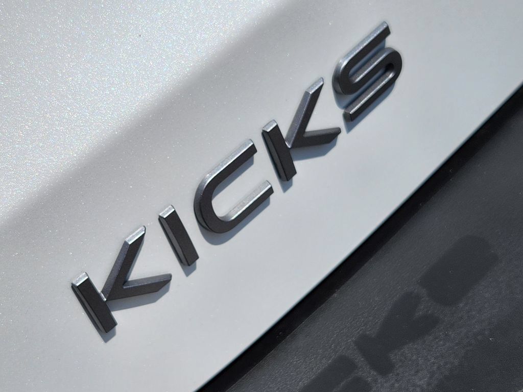 Certified 2025 Nissan Kicks SV AWD/4WD image 8
