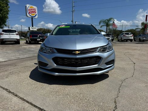 Used 2018 Chevrolet Cruze LS FWD image 2