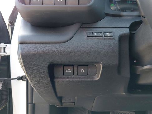 Used 2024 Toyota Crown Limited image 25