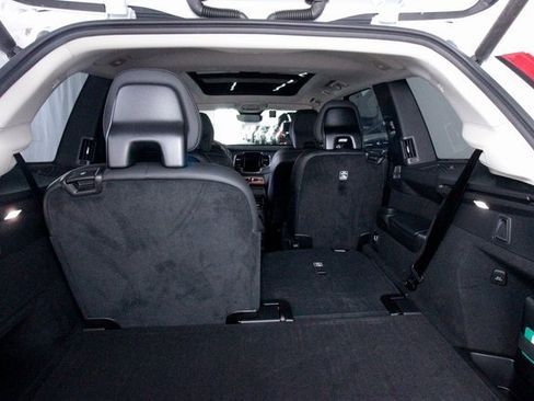 Certified 2025 Volvo XC90 T8 Plus w/ Protection Package Premier image 22