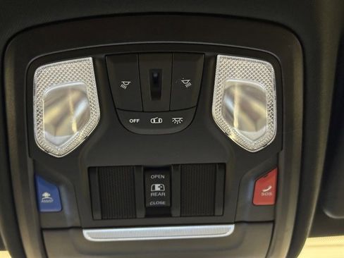 Used 2022 RAM 1500 Big Horn AWD/4WD image 32