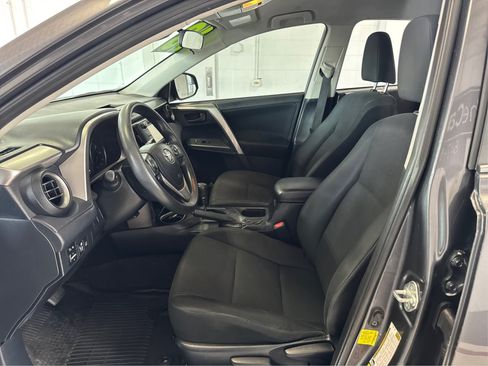 Used 2018 Toyota RAV4 LE w/ All Weather Liner Package FWD image 9