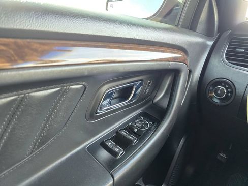 Used 2014 Ford Taurus Limited FWD image 27