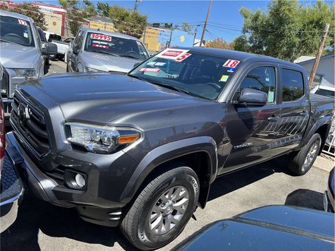 Used 2018 Toyota Tacoma SR5 image 2