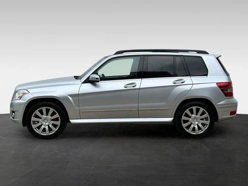 Used 2010 Mercedes-Benz GLK 350 4MATIC image 4