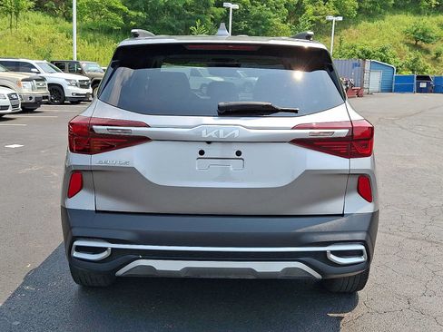 Used 2023 Kia Seltos EX AWD/4WD image 5