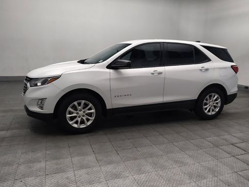 Used 2018 Chevrolet Equinox LS FWD image 2