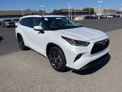 Used 2023 Toyota Highlander Limited