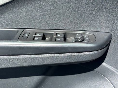 Used 2024 Volkswagen Taos SE w/ Panoramic Sunroof Package AWD/4WD image 24