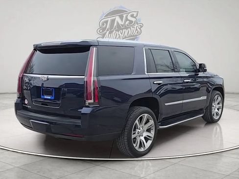 Used 2020 Cadillac Escalade Luxury AWD/4WD image 5