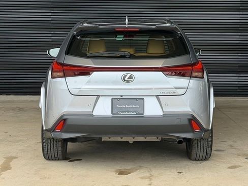 Used 2025 Lexus UX 300h FWD w/ Cold Area Package image 8