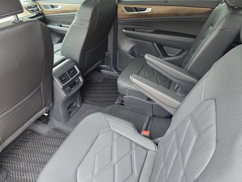 New 2026 Volkswagen Atlas SE FWD image 23