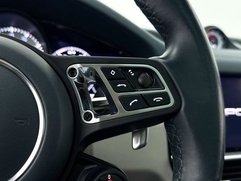 Used 2022 Porsche Cayenne Turbo AWD/4WD image 33