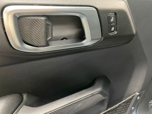 New 2025 Ford Bronco Badlands image 6