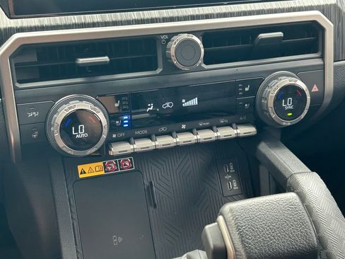 Used 2025 Toyota 4Runner 4WD image 38