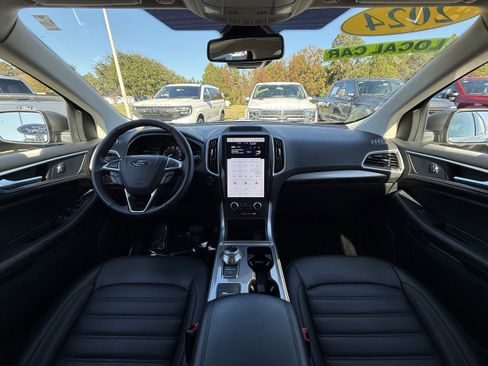 Certified 2024 Ford Edge SEL w/ Convenience Package image 12