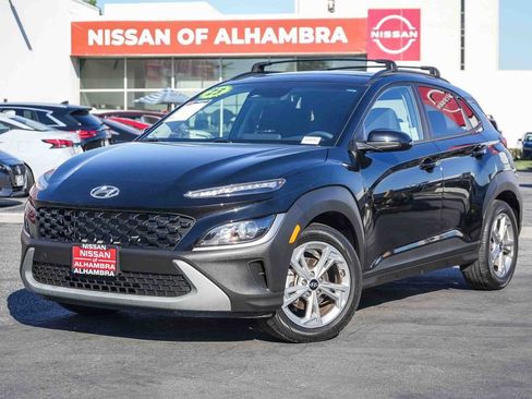 Used 2023 Hyundai Kona SEL w/ Convenience Package image 2