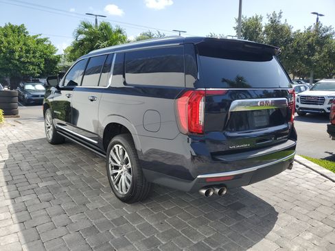 Used 2021 GMC Yukon XL Denali w/ Denali Premium Package RWD image 4