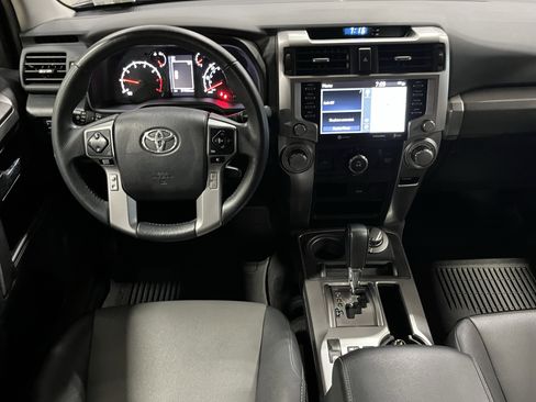 Used 2022 Toyota 4Runner SR5 Premium image 11