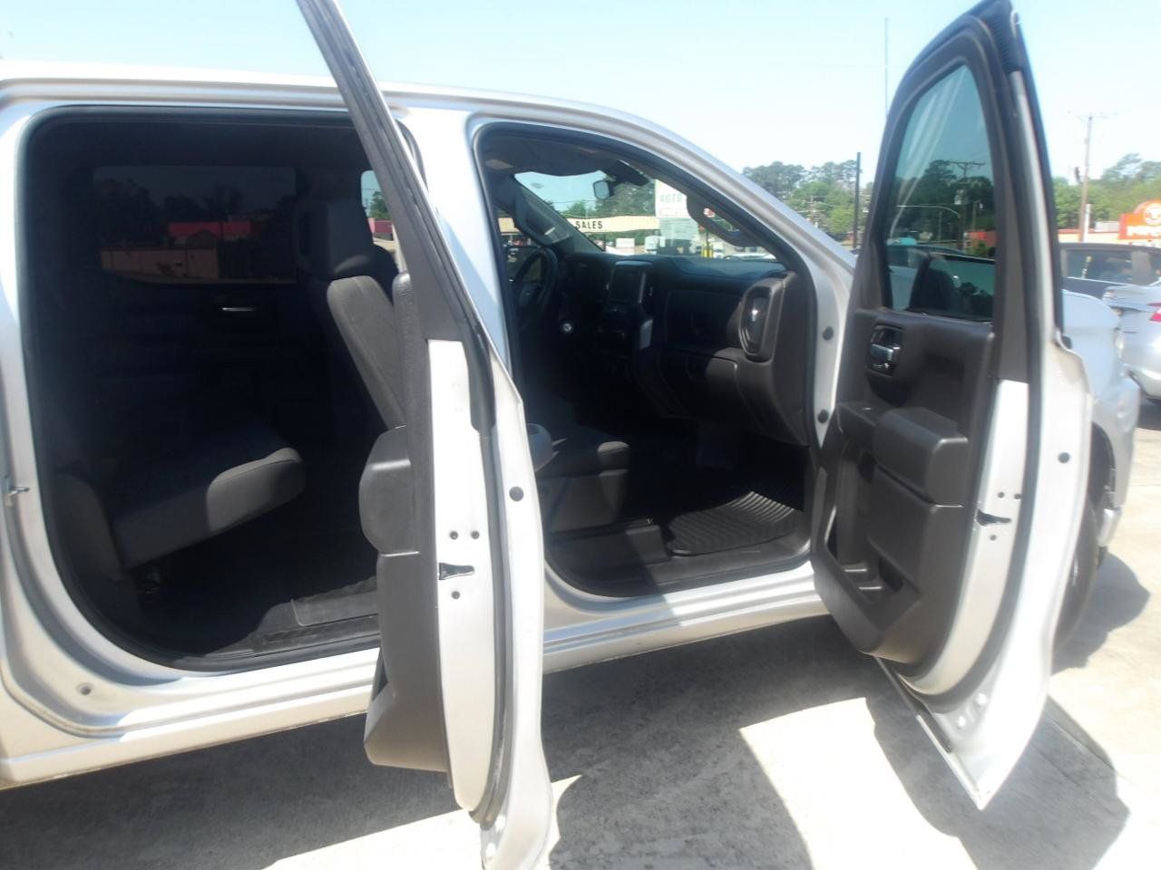 Used 2020 Chevrolet Silverado 1500 Custom w/ Custom Value Package RWD image 6