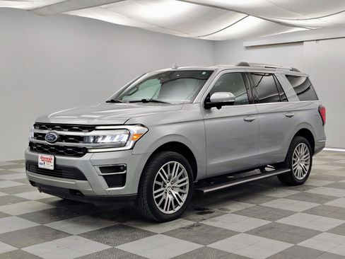 Used 2023 Ford Expedition Limited AWD/4WD image 7