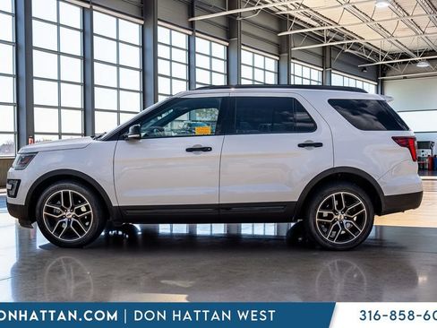 Used 2016 Ford Explorer Sport w/ Equipment Group 401A AWD/4WD image 2