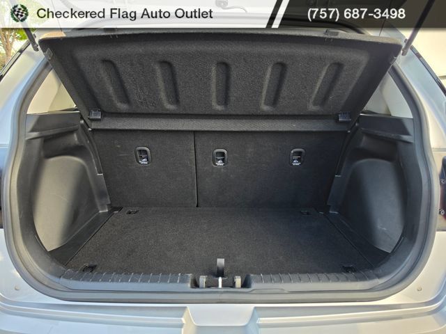 Used 2025 Hyundai Venue SEL FWD image 12