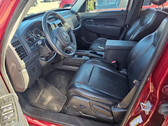 Used 2012 Jeep Liberty Sport AWD/4WD image 6