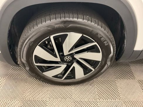 Used 2025 Volkswagen Atlas SE image 15