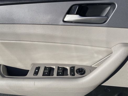 Used 2018 Hyundai Sonata SEL w/ Tech Package 02 image 18