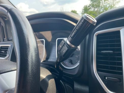 Used 2018 Nissan Titan SV w/ SV Convenience Package AWD/4WD image 23