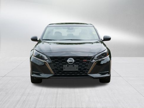 Certified 2024 Nissan Altima 2.5 SR w/ SR Premium Package AWD/4WD image 2