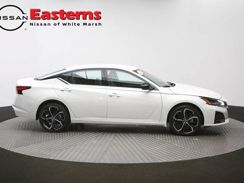 Used 2025 Nissan Altima 2.5 SR AWD/4WD image 43