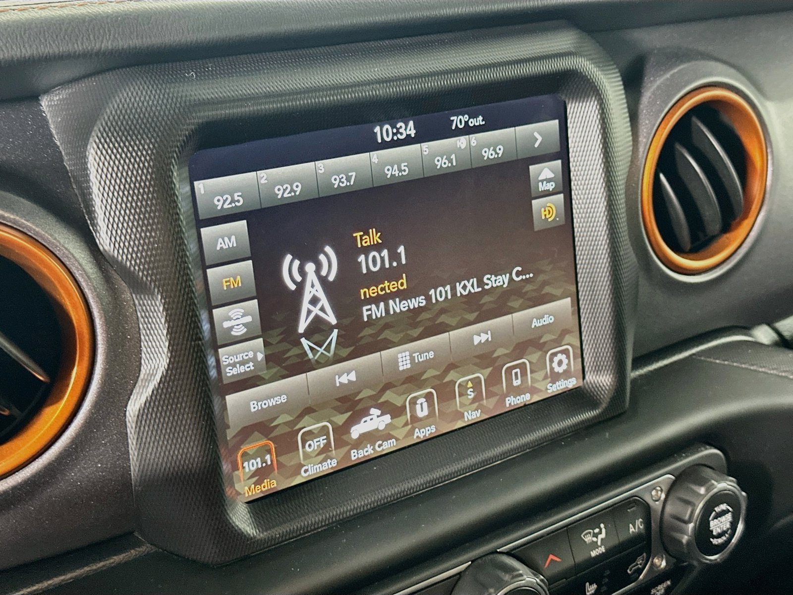 Used 2021 Jeep Gladiator Mojave w/ Uconnect 4C Nav & Sound Group AWD/4WD image 16