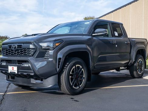 New 2025 Toyota Tacoma TRD Sport w/ TRD Sport Premium Package image 4
